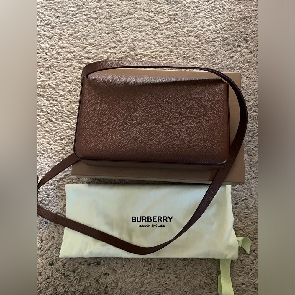 Burberry New Hampshire Crossbody - Picture 14 of 16